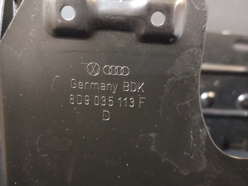 Audi CD or Navigation System Mounting Bracket A4 S4 B5 8D9035113F OEM