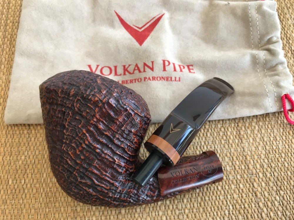 GIANT! VOLKAN COLLECTION, DEEP BLASTED FREEHAND PIPE, PFEIFE.
