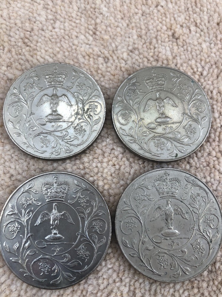 8 commemorative coins crowns