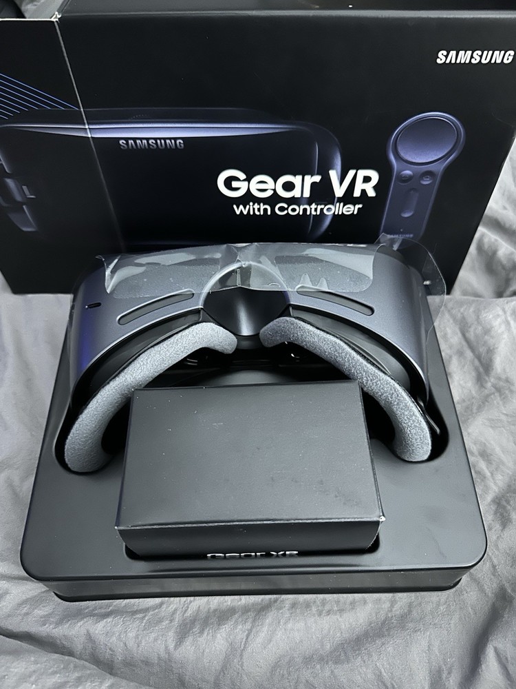 Samsung Gear VR Headset SM R324