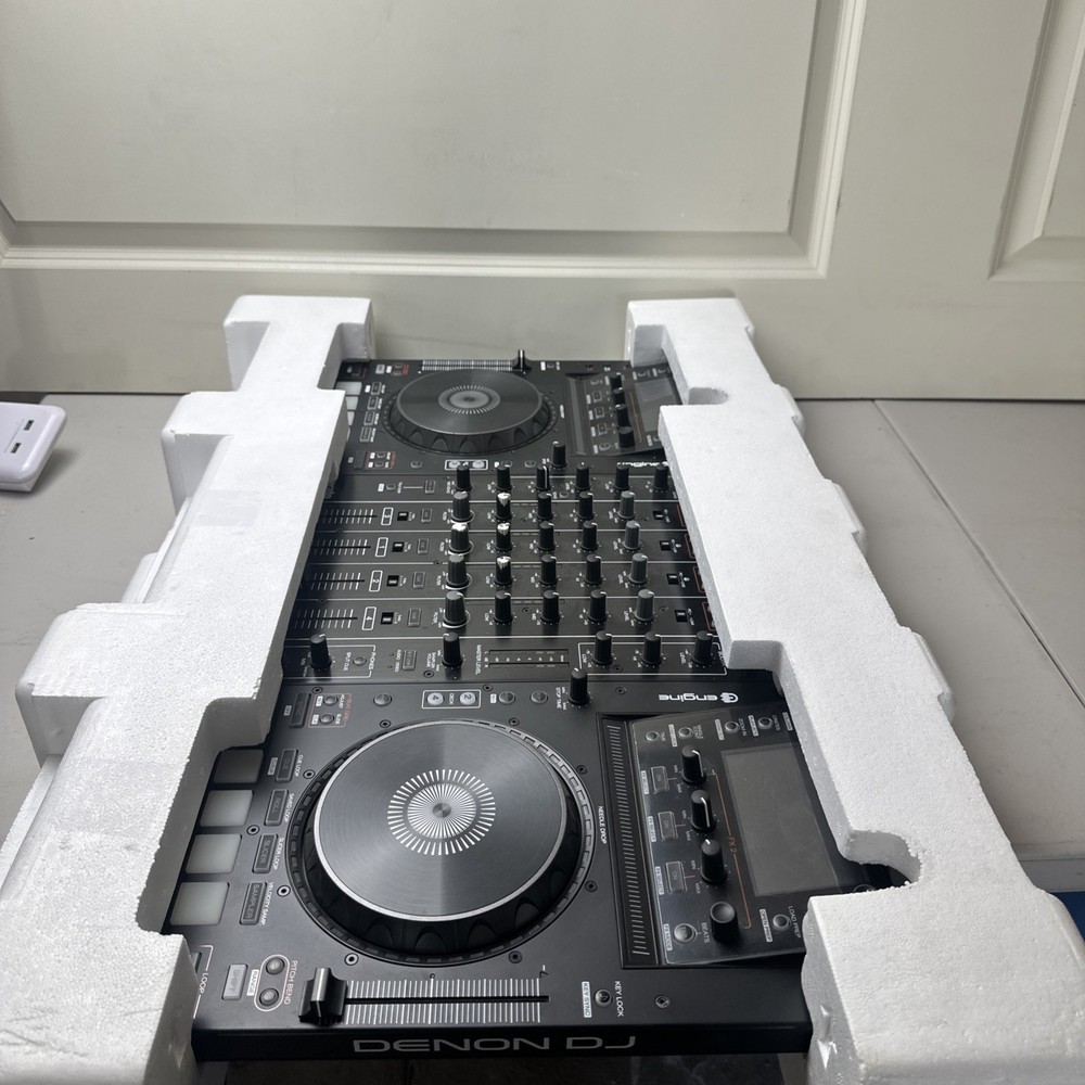 Denon DJ McX8000 Professional Standalone DJ Controller - READ DESCRIPTION