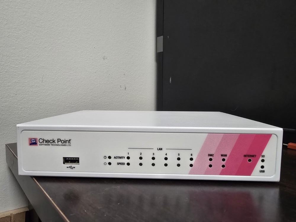 Check Point 730 Firewall Device, Model L-71, tested (white)