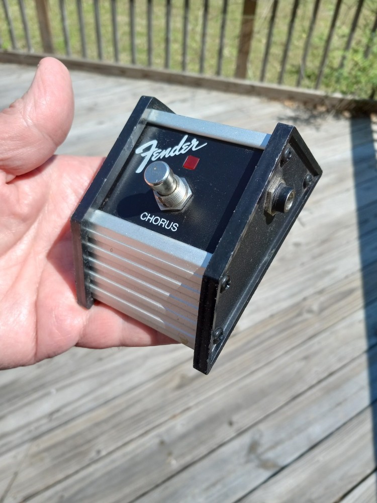 Fender Single Button Footswitch For Amp Chorus