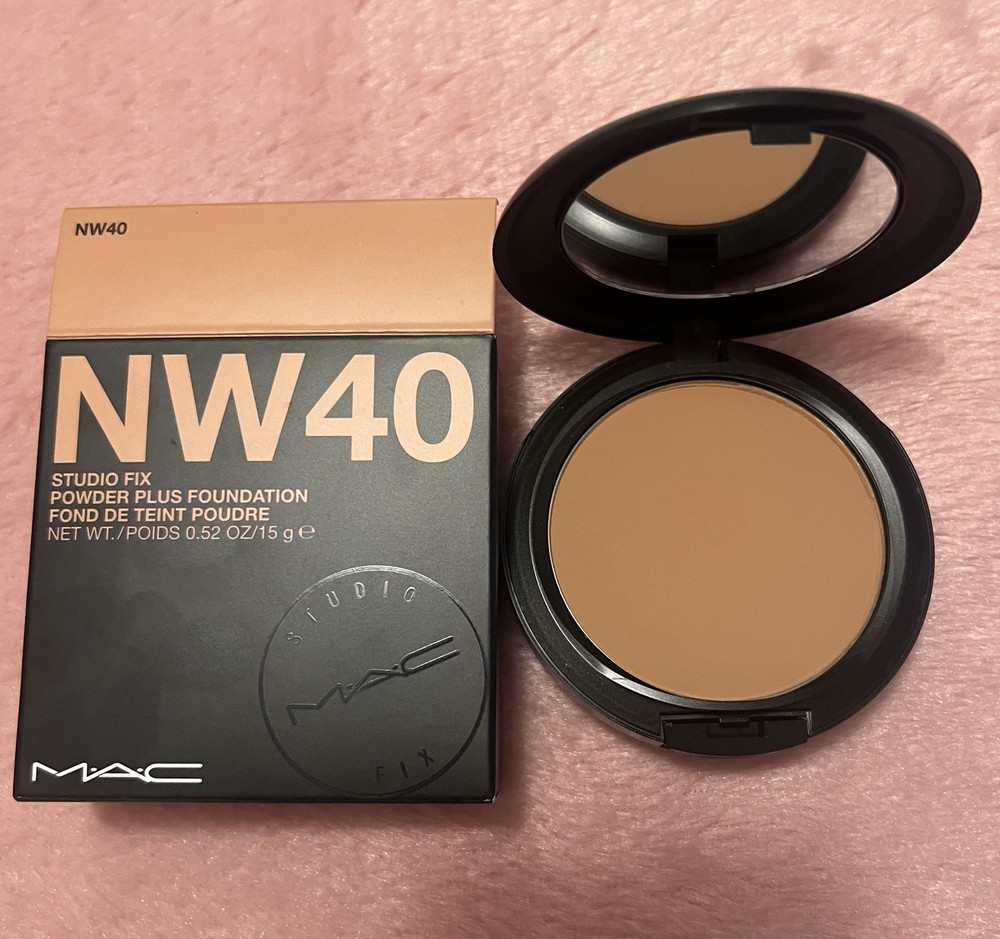 MAC Studio Fix Powder Plus Foundation NW40