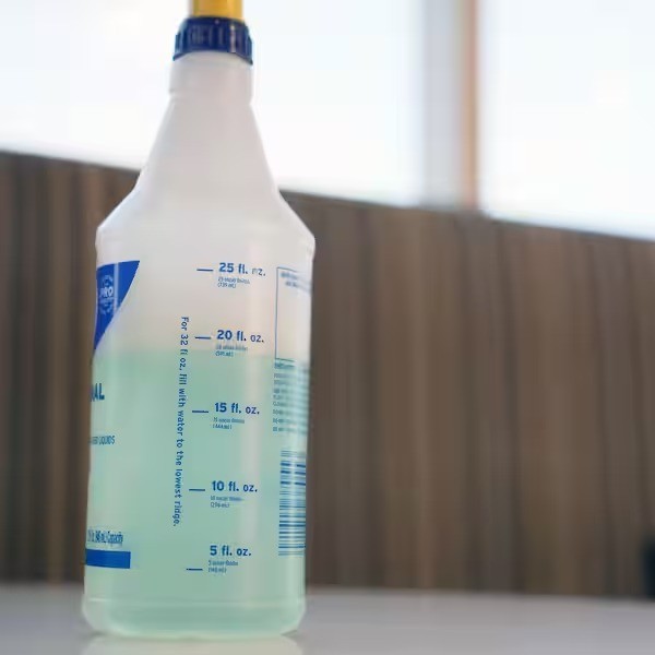 32 oz. Professional Spray Bottle (6-Pack)