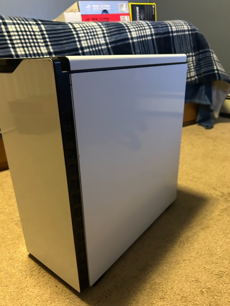 NZXT White ATX/Mid-Tower PC Case (used)