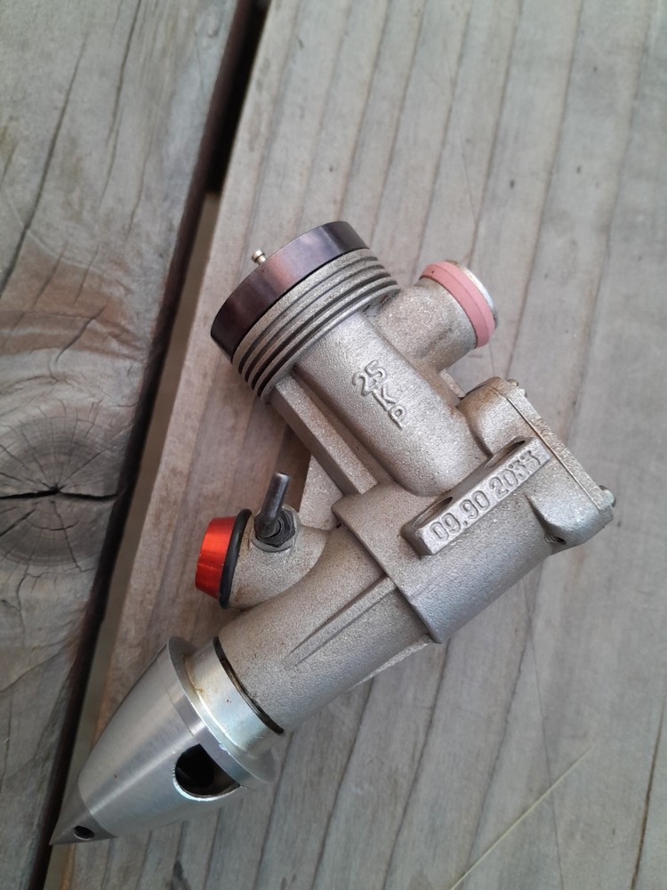 un used 2.5cc Airplane Model CL Engine Soviet good compression