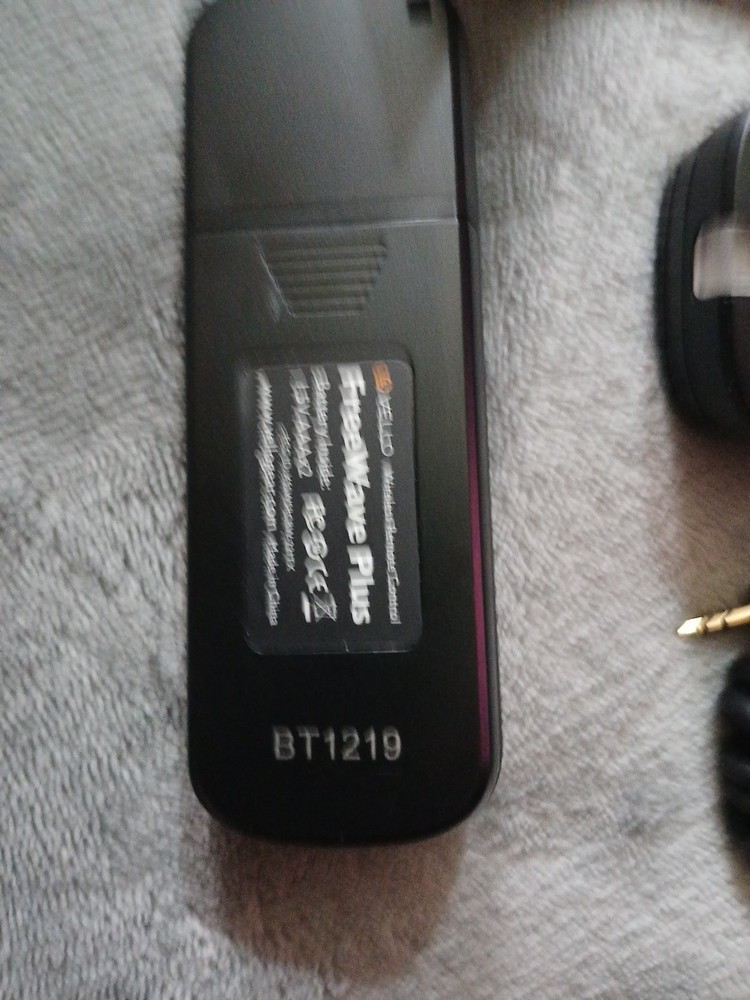 Vello FreeWave Wireless Flash Trigger LR and Receiver Kit