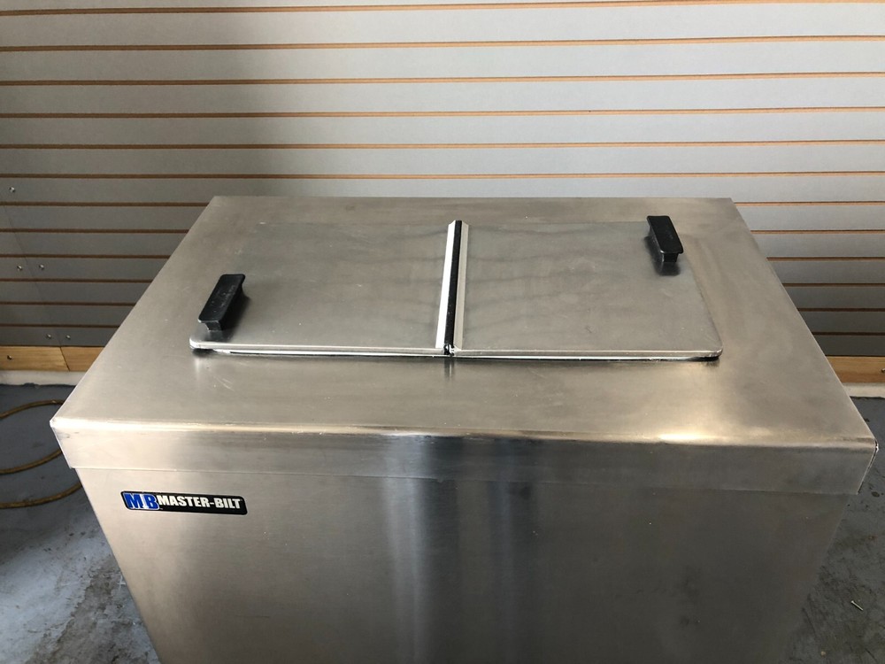 Master-Bilt DC-2S White Ice Cream Dipping Cabinet