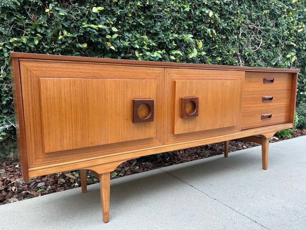 Mid Century Modern Teak Credenza/Sideboard