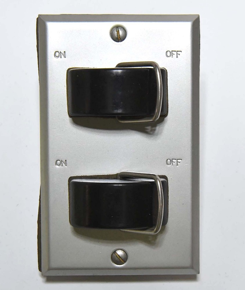 VINTAGE TWO SINGLE POLE WEATHERPROOF SWITCH NOS ORIGINAL BOX