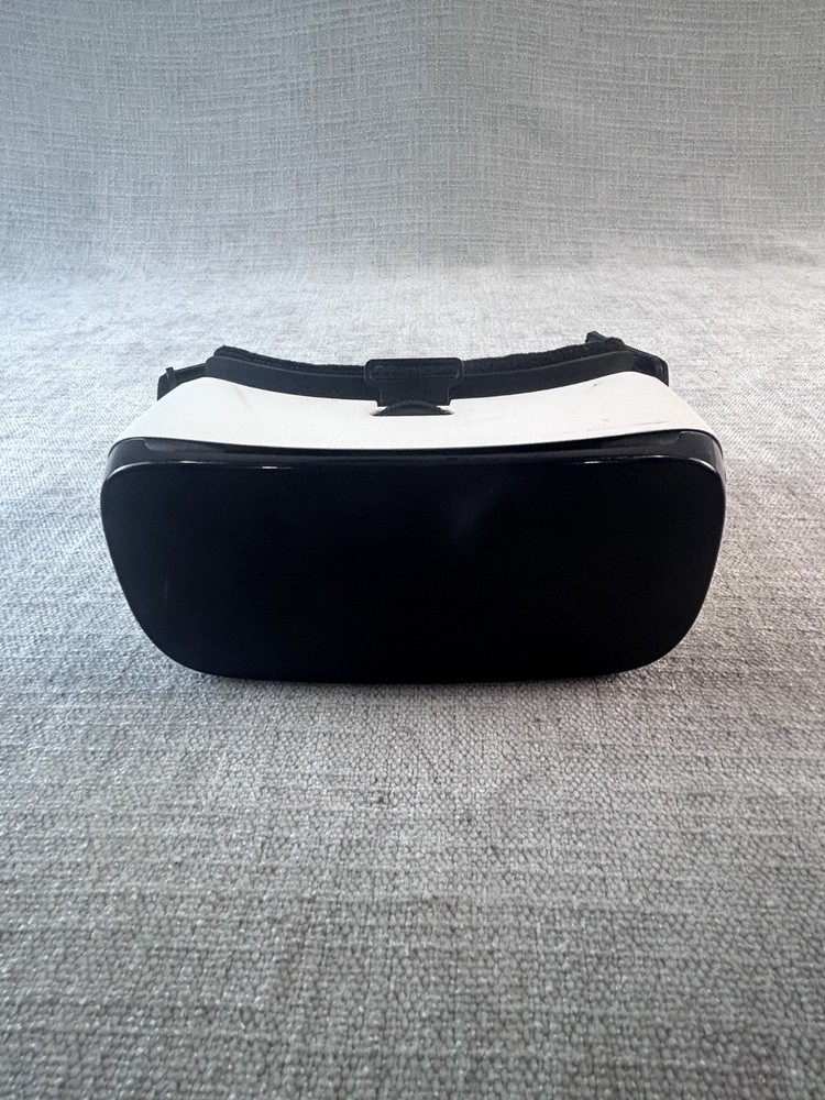 Samsung Gear VR Oculus headset Good Condition