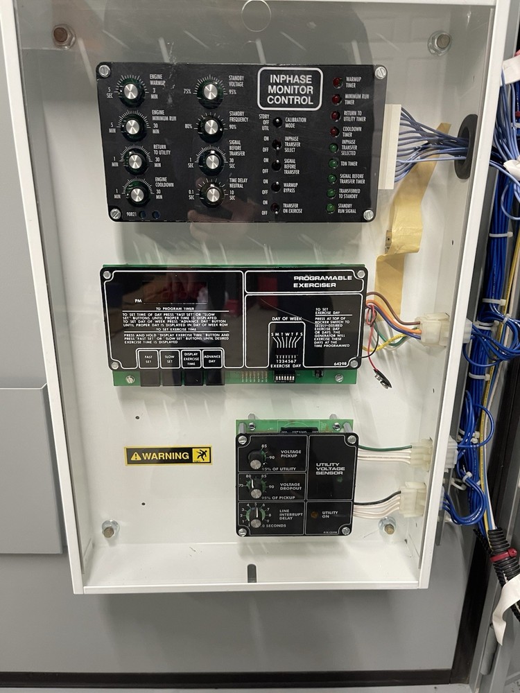 800 Amp Caterpillar Automatic Transfer Switch - 277/480v 3 Phase 4-Pole