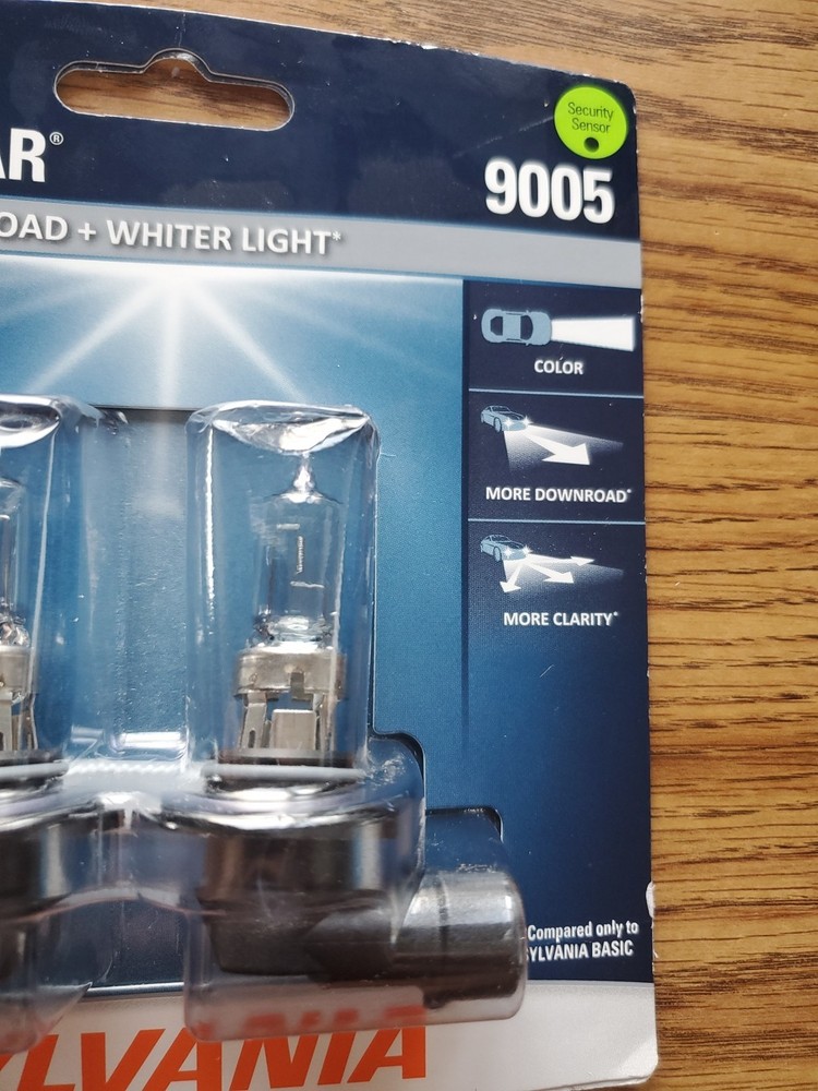 SYLVANIA - 9005 SilverStar - High Performance Halogen Headlight Bulb (2 Lamps)