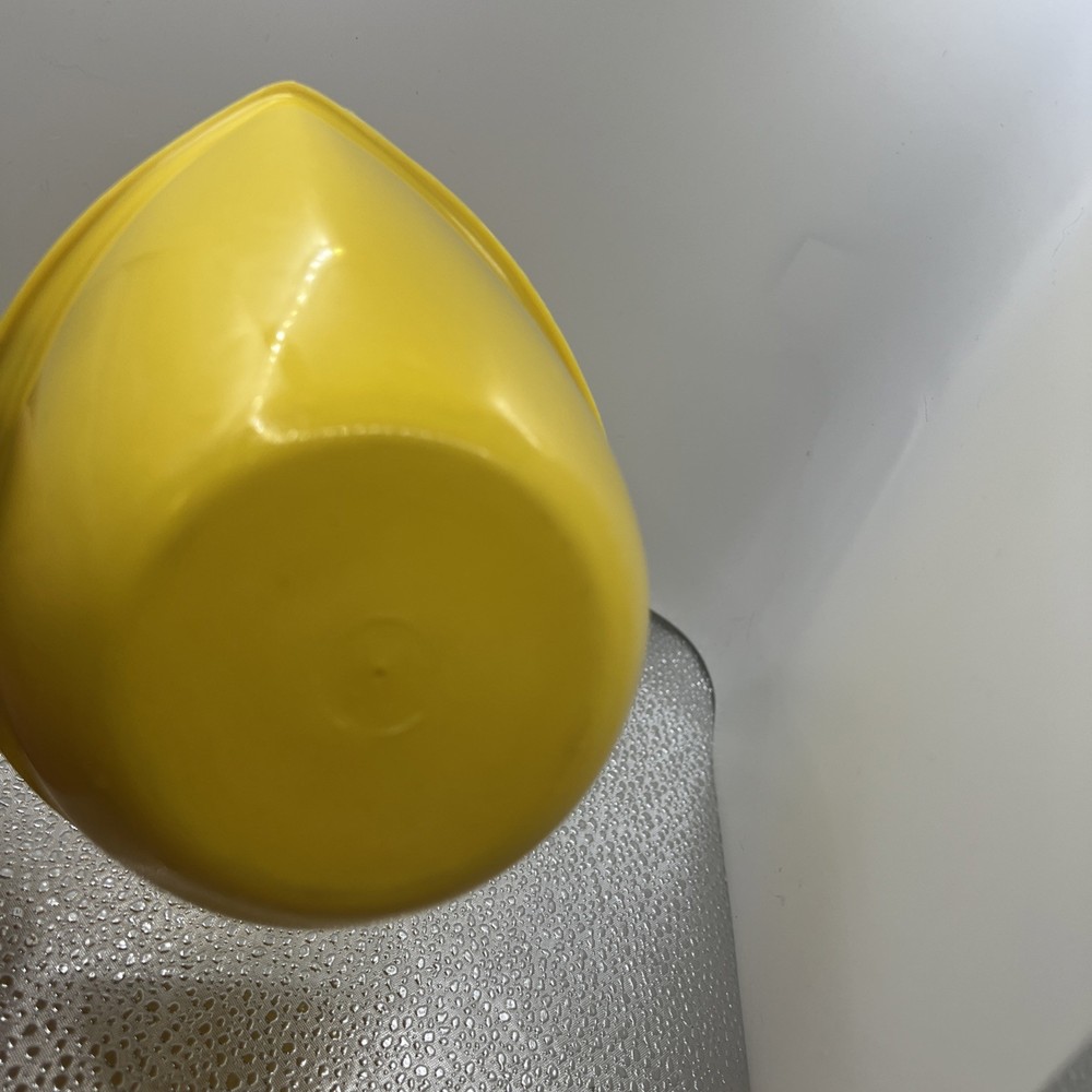 Teardrop Yellow Nesting Mixing Bowls (4)