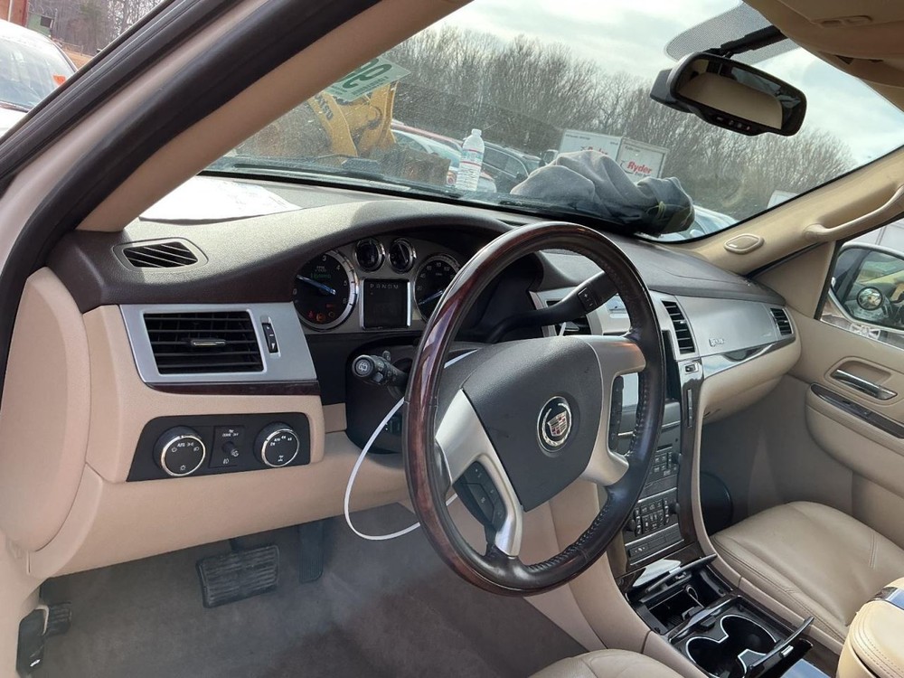 Fuse Box Engine Fits 10-14 ESCALADE 4960965