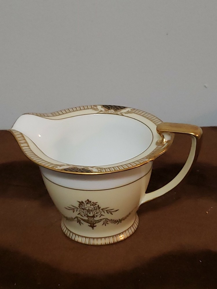 Noritake Goldier Creamer