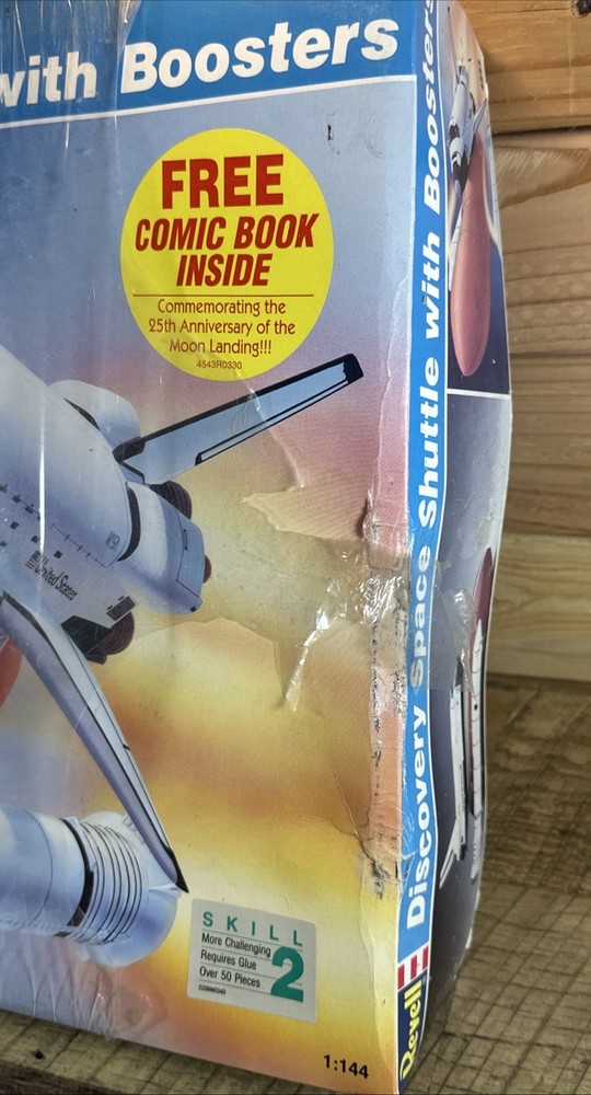 Vintage 1994 Discovery Space Shuttle Model Revell —SEALED!!—free Comic Book!