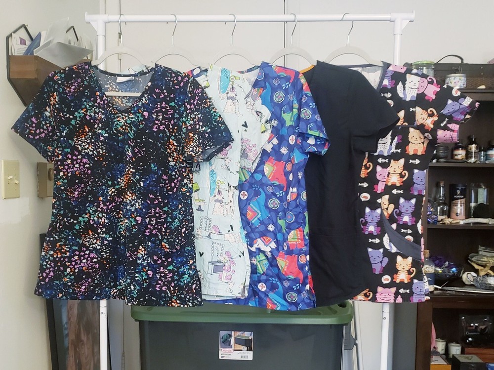 Women's Size Small Scrub Bundle (Variety Of Brands, Patterned & Solid)