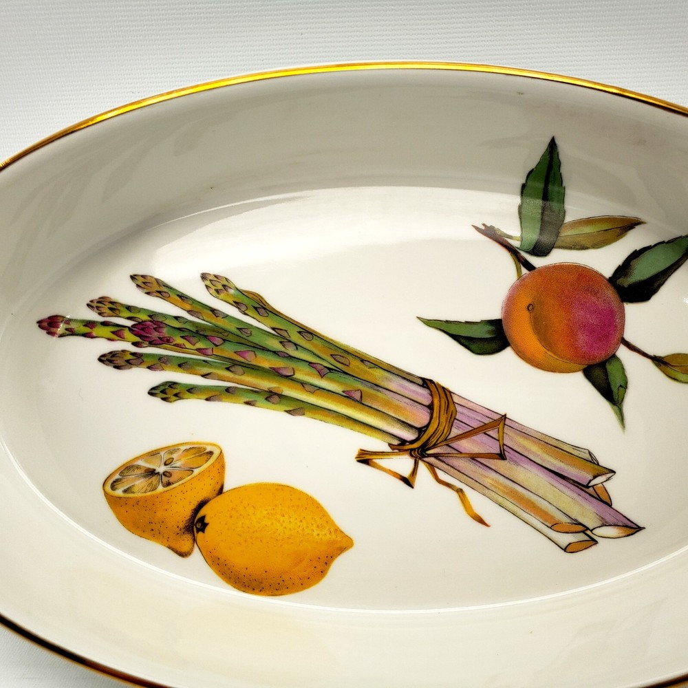Royal Worcester Evesham Oval Serving / Baking Dish Shape 30 Size 4 asparagus