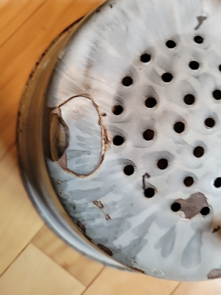 Vtg Gray Enamelware Colander Strainer Rustic Farmhouse Style Footed Distressed