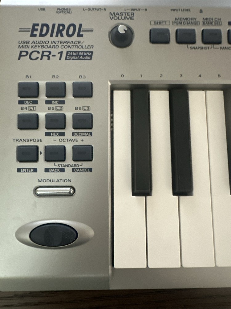 Edirol PCR-1 USB Audio Interface/ Midi Keyboard Controller Silver 24 Bit 96 kHz