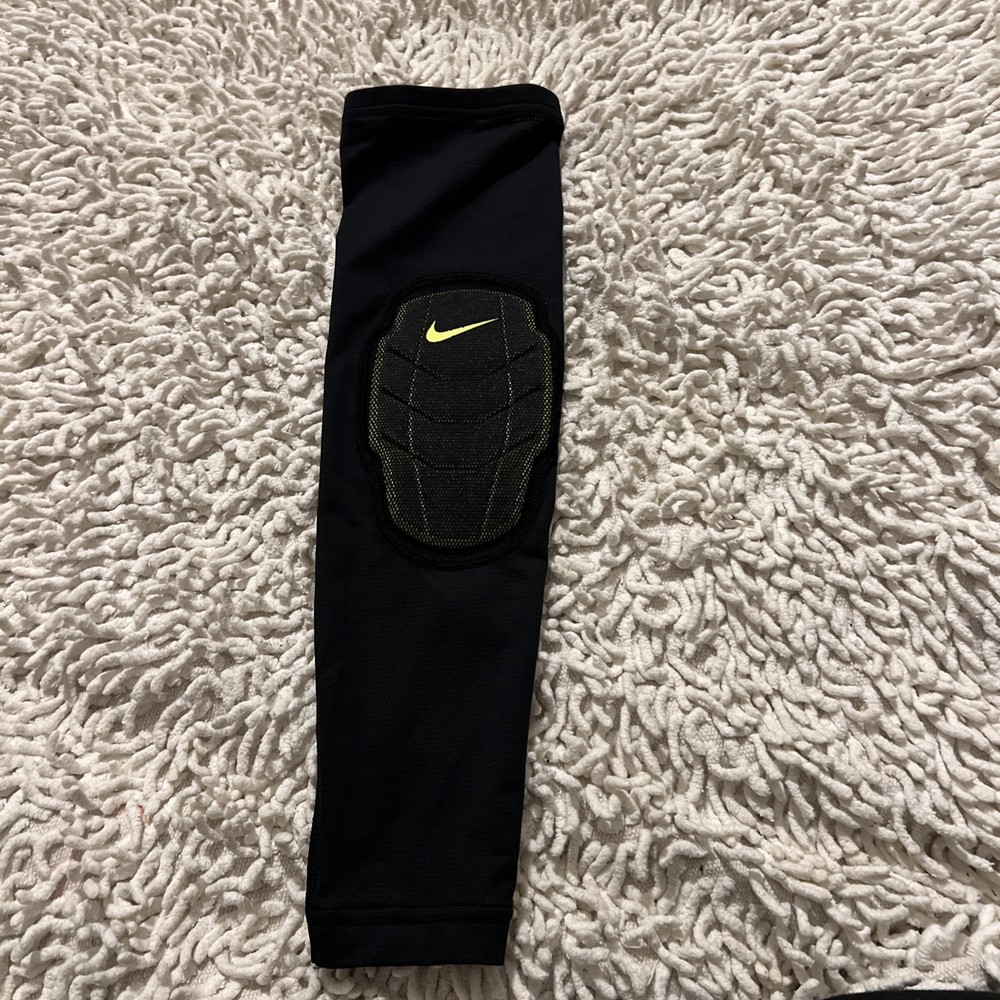 Nike Pro Combat L/XL Nike Pro Hyperstrong Padded  Compression Sleeve