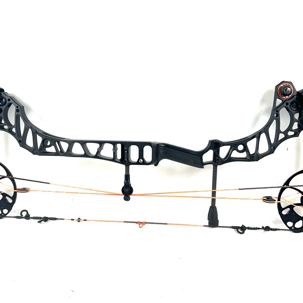 Mathews Vertix Bow RH 27" / 70lbs. - Black