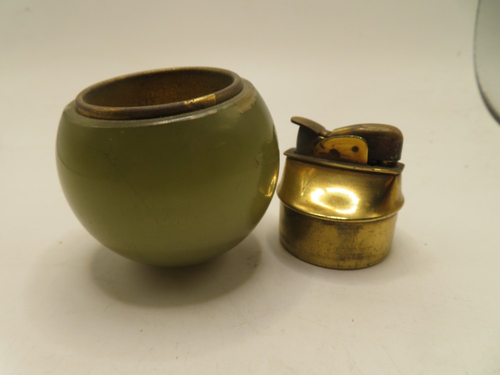 Vintage ROUND BOTTOM DECO Lighter 3 INCH UNBRANDED