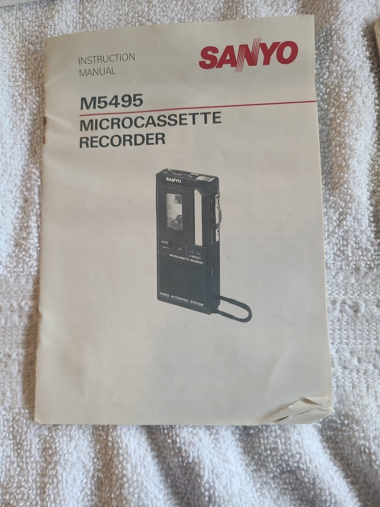 Sanyo M5495 Microcassette Recorder