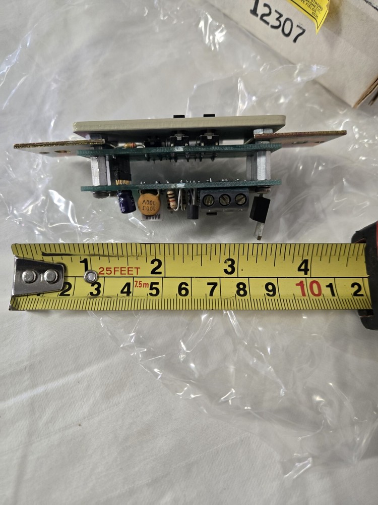 Niles RP6 Wall Mount Remote Control Keypad Bone Color