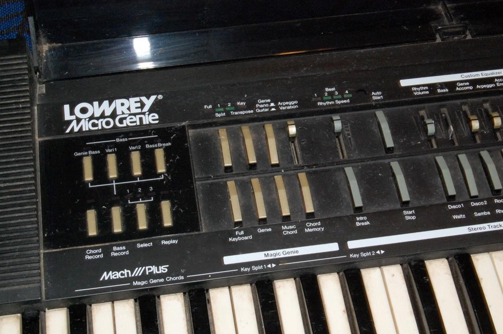 Lowrey Micro Genie V-120/ V120 String Synthesizer Keyboard Analog Drum Machine