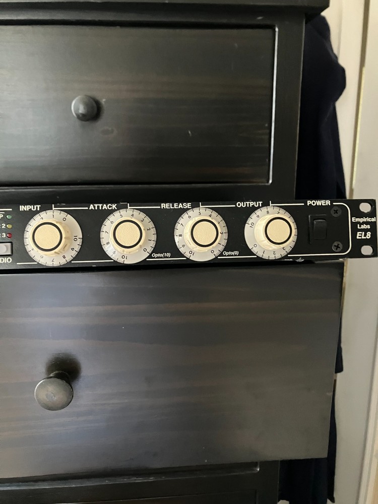 Empirical Labs EL8 Distressor Compressor/Limiter - Black (EL8DISTRESSOR)