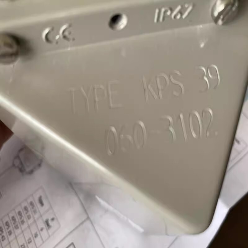 1pcs New Danfoss KPS39 060-310266 Pressure Switch