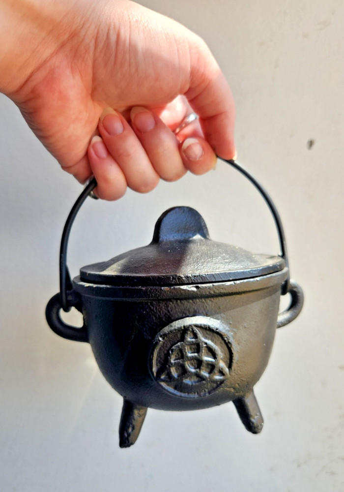 Mini Cauldron with Triquetra Design