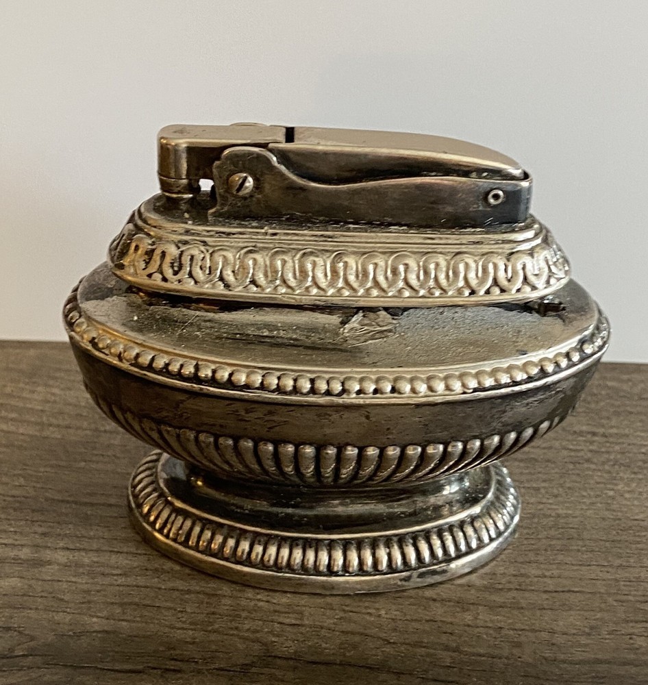 Vintage Ronson Queen Anne Table Lighter