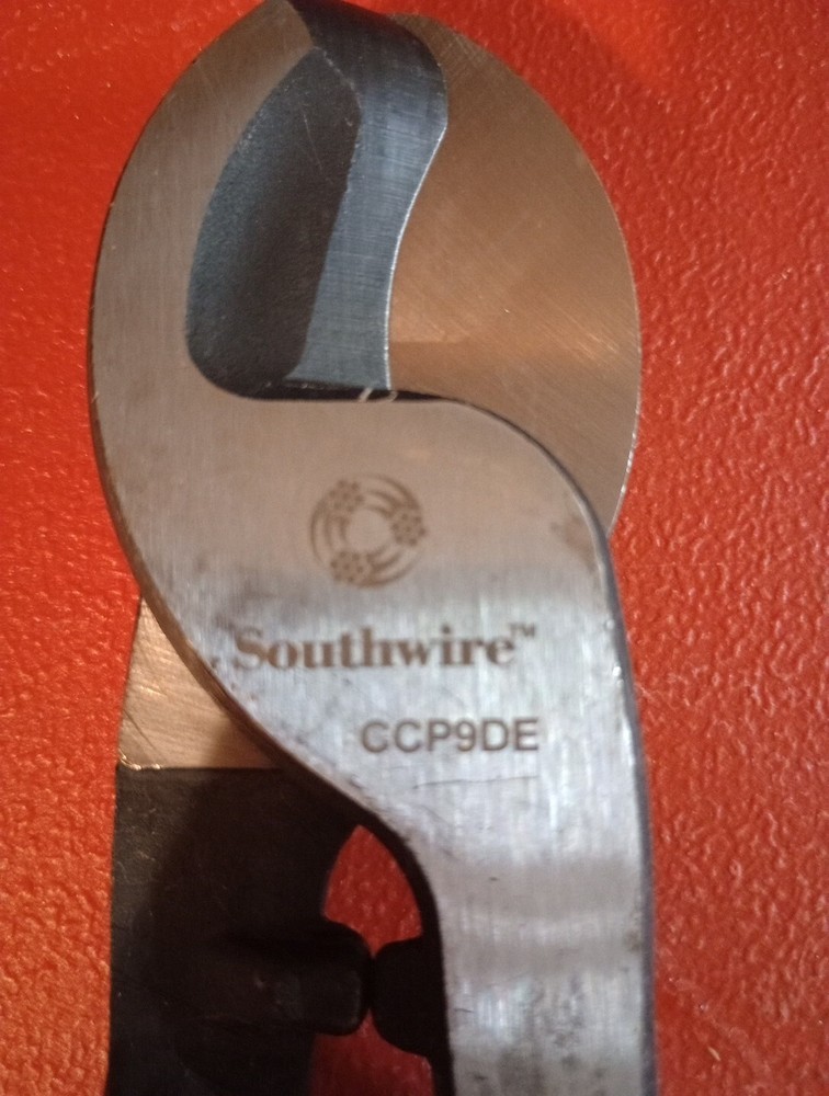Southwire CCP9DE 9” Cable Cutter With Ergonomic Handle Design