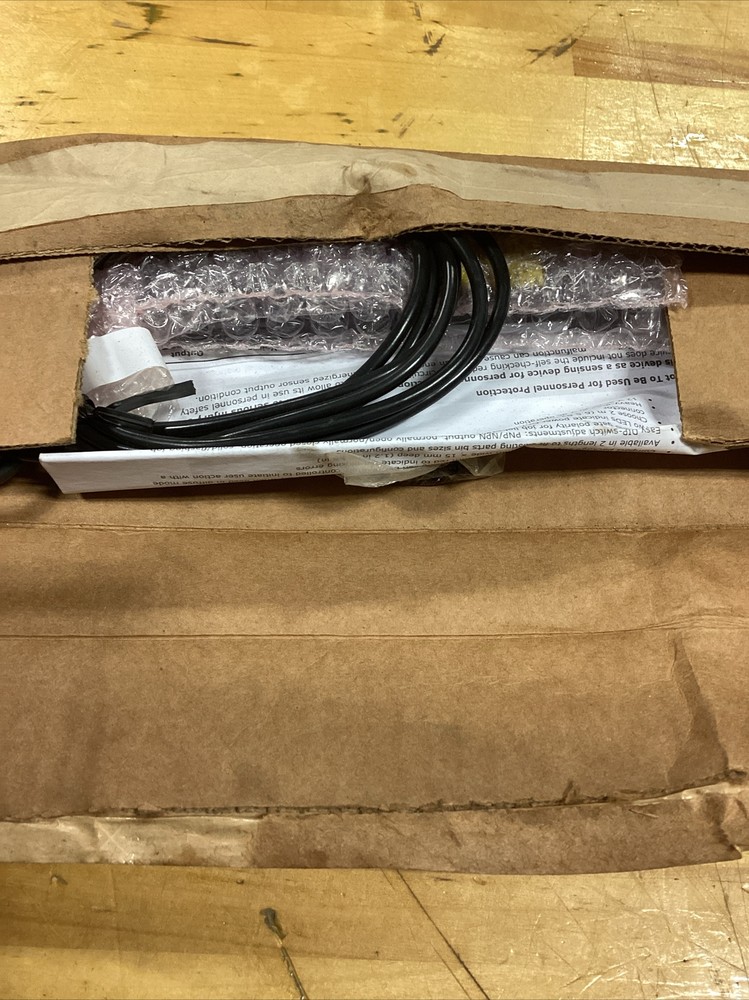 Banner Engineering PVD100Q-76605 Photoelectric Array Sensor