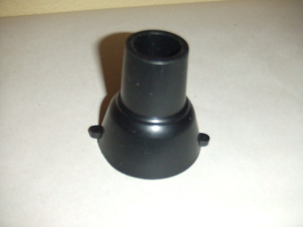 NEW IB & OFFICIAL LightCup (2) Piece Easy Light Bulb Changer Suction Cup Kit +++