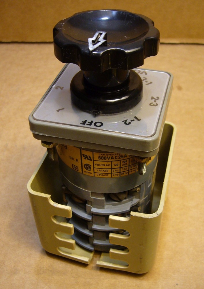 Square D Switchboard 3-Phase Voltmeter Switch ZE6128AK1 7-Position Maintained