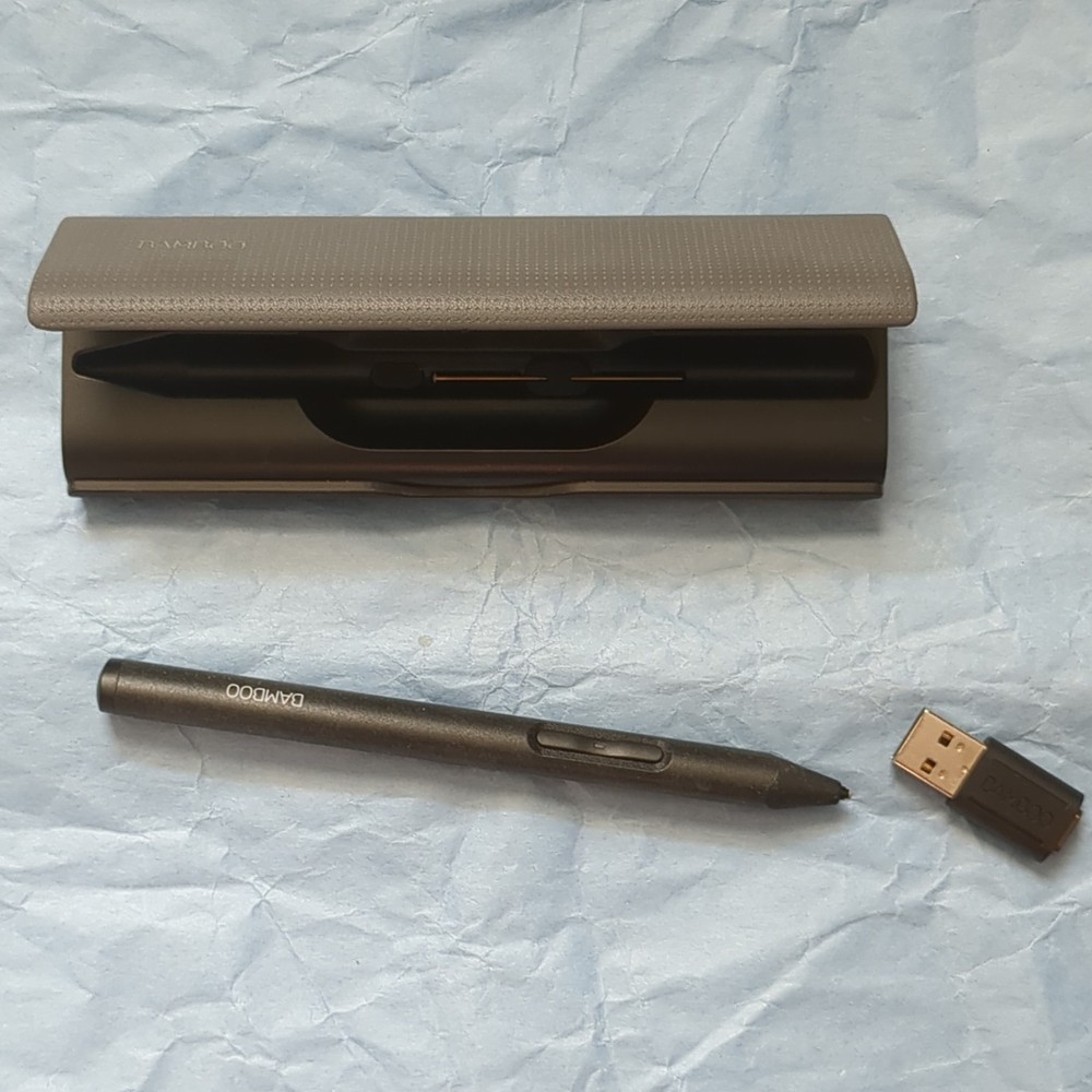 Bamboo Digital Pen/Stylus with Case rechargeable