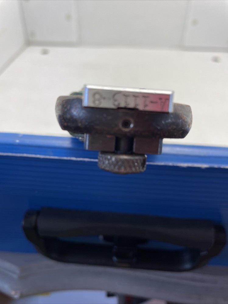 **PRE OWNED** BERG ELECTRONICS HT-49 HAND CRIMP TOOL