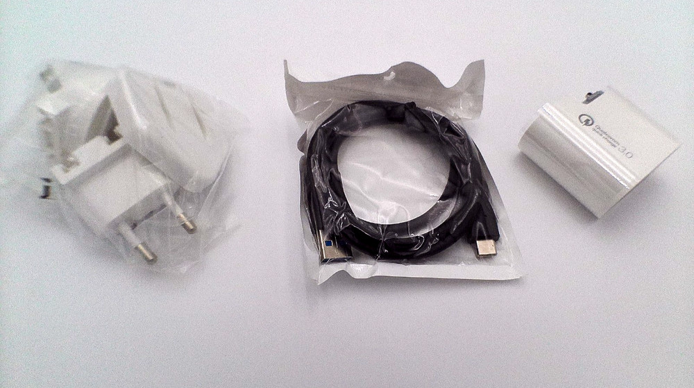 CISCO 800 USB CABLE WITH WW WALL CHARGER (CP-800-USBCH)