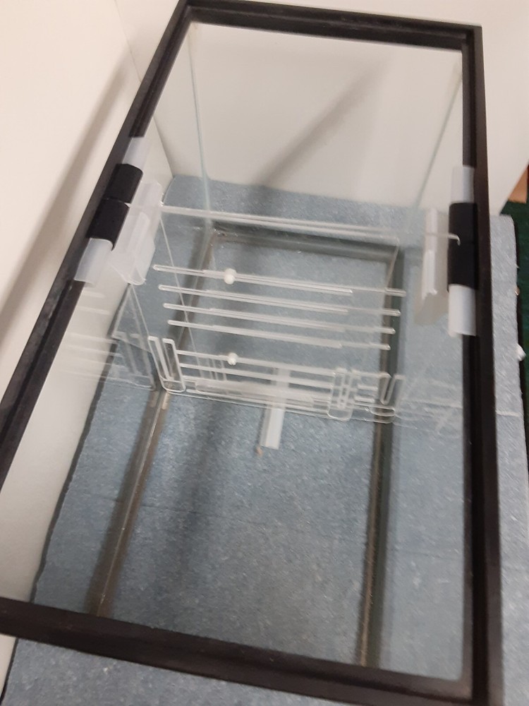 Aquarium Adjustable Divider 10/ Or 20 gal. Long