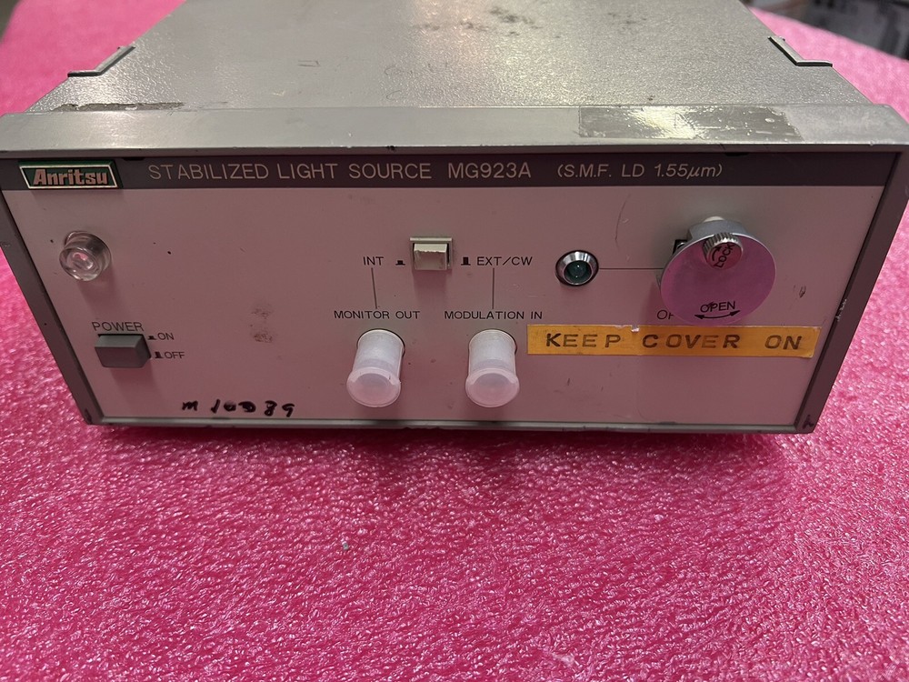 ANRITSU STABILIZED LIGHT SOURCE MG923A