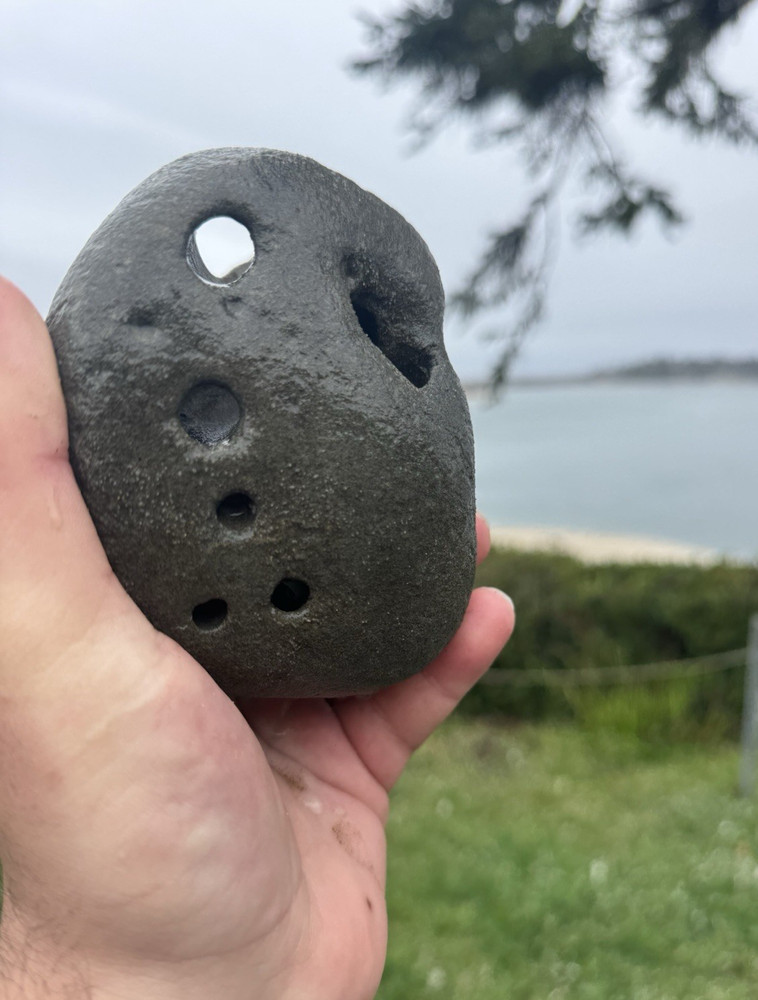 31oz~NATURAL~LARGE Hag Stone Basalt Witch Stone Hex Stone FaeFairy Looking Stone