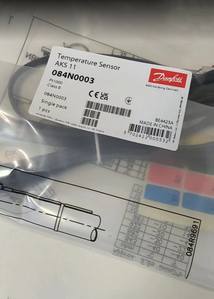1PC Danfoss AKS11 084N0003 Temperature Sensor