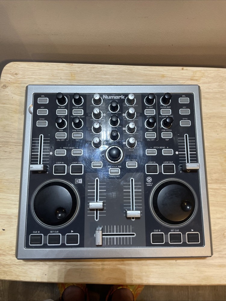 Numark Total Control DJ Double Mixing Deck No  Power cable or usb cord