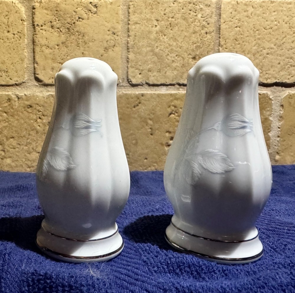 Noritake VIRTUE Pattern "2934" Salt & Pepper Shaker Set In NEW-MINT Condition