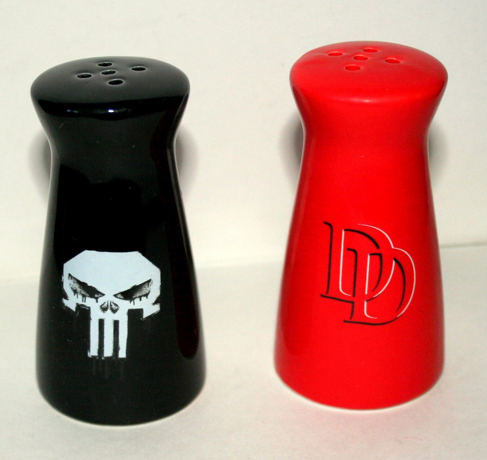 Marvel Comics Daredevil & Punisher Ceramic Salt Pepper Shakers Set New MIP 2016